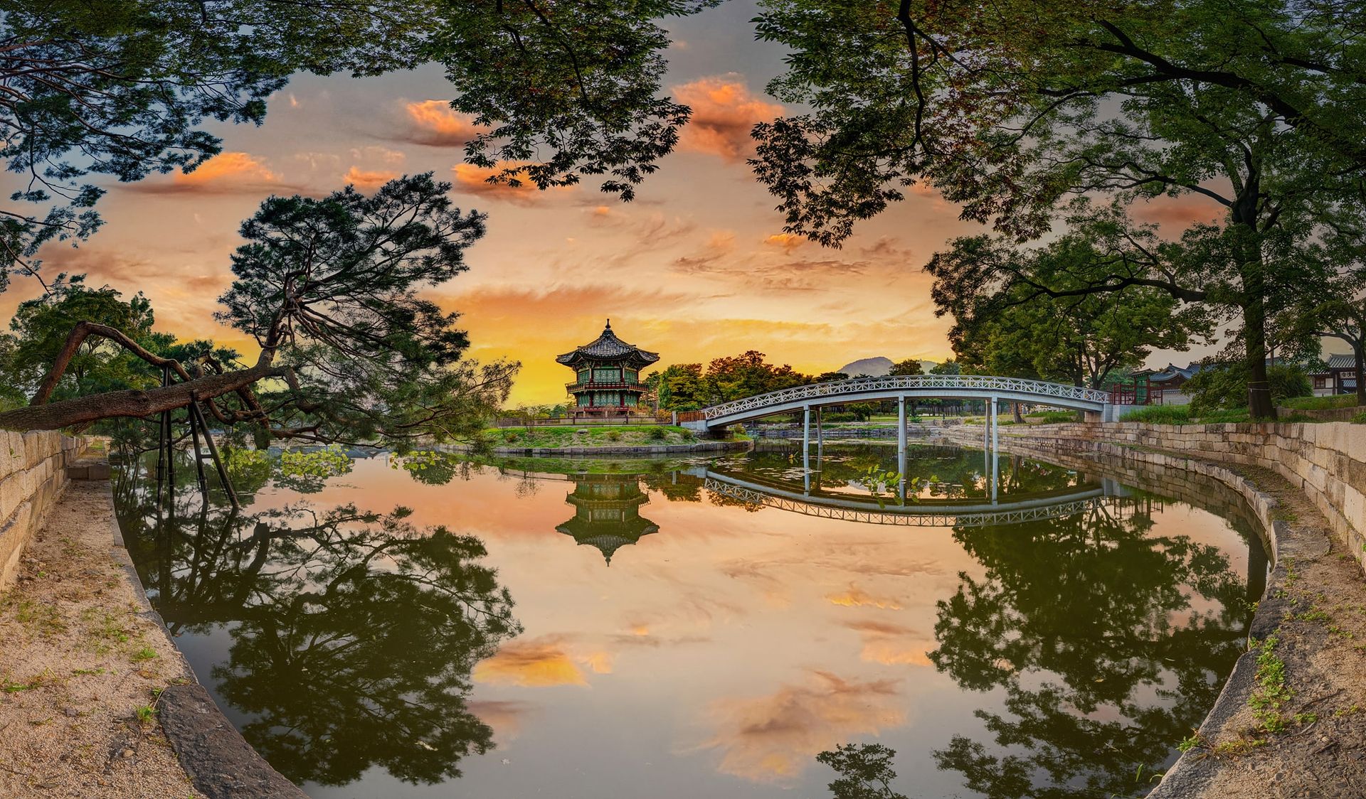 Hyangwonjeong Pavilion at Gyeongbokgung Palace